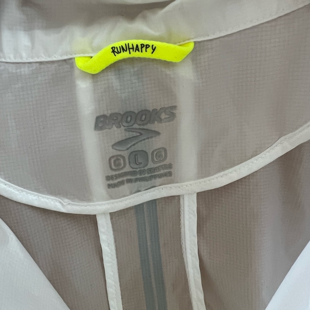 Brooks Woman’s Running Jacket // Packable - image 3
